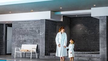 Indoor pool, pool loungers