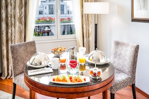 Premium bedding, pillowtop beds, in-room safe, desk