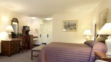 Standard 1 King Non Smoking | Pillowtop beds, desk, blackout drapes, free WiFi