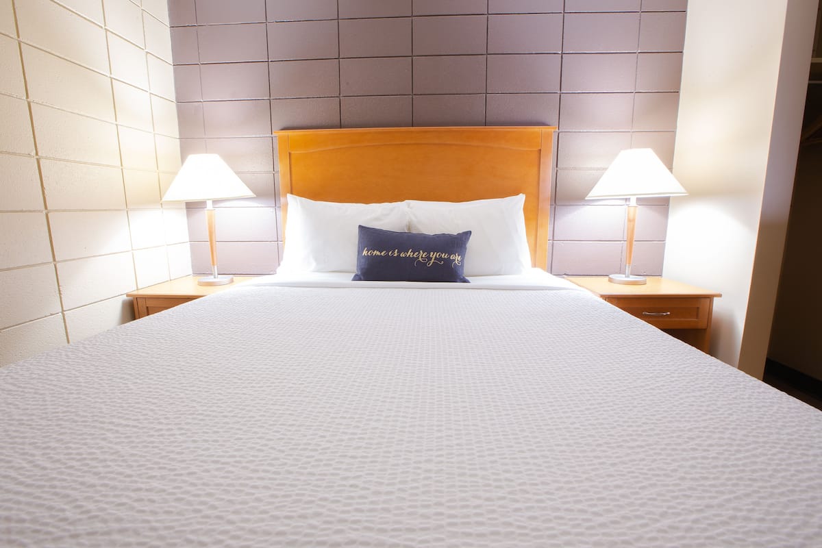 executive suite, 1 double bed (full kitchen 2 queen beds) | premium bedding, down duvets, pillow-top beds, individually decorated