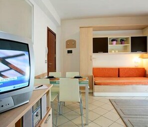 Apartment, 1 Bedroom | Living area