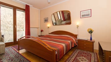 Superior Double Room | In-room safe, desk, laptop workspace, blackout drapes