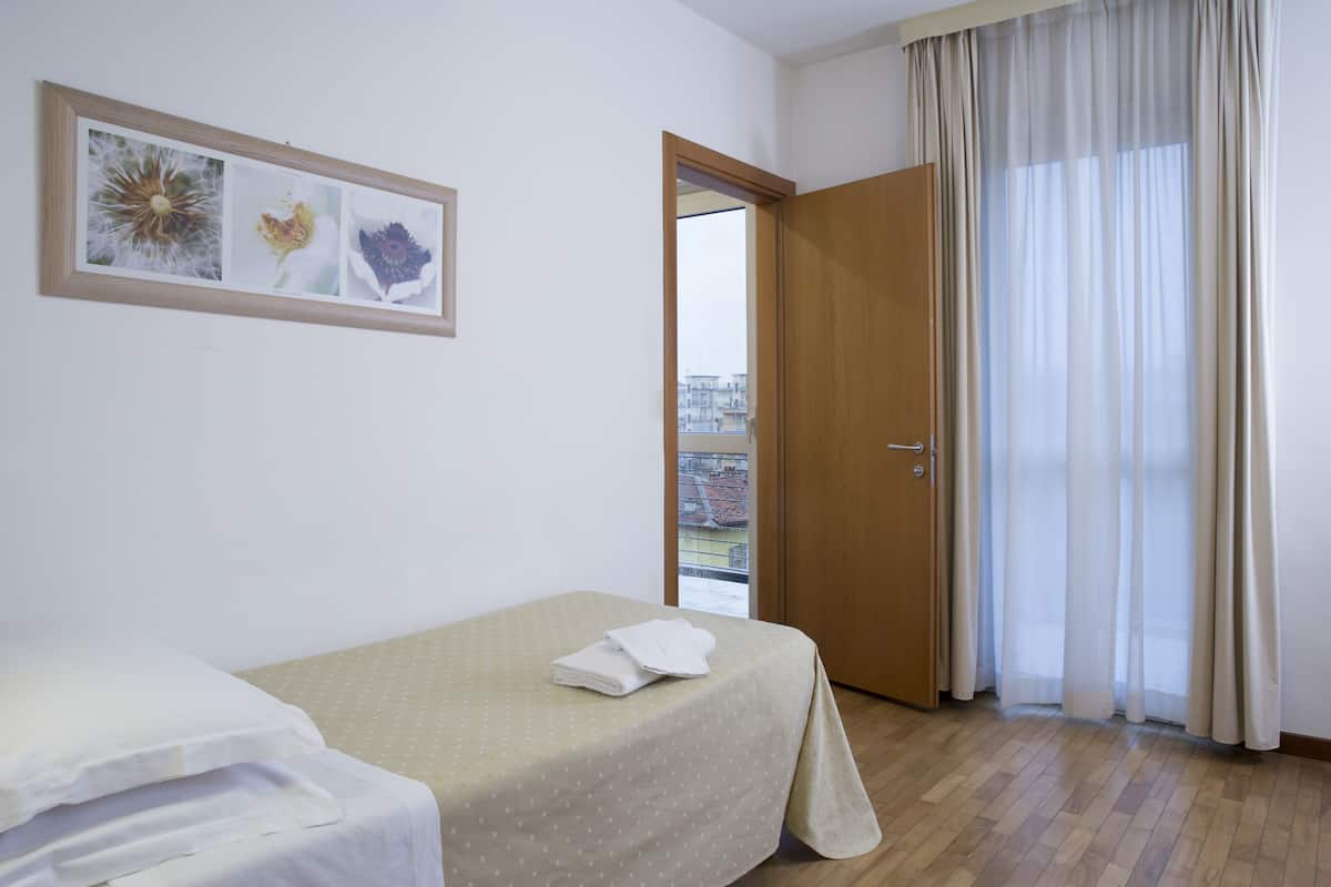 Classic Single Room | 1 bedroom, minibar, in-room safe, desk