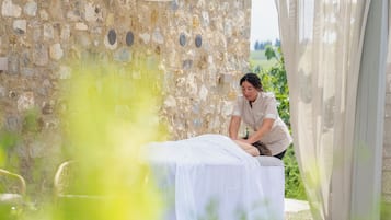 Behandlungsräume für Paare, Sauna, Whirlpool, Aromatherapie