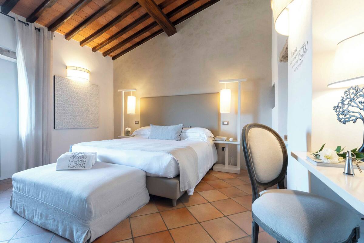 Chambre exécutive double | Minibar, coffre-fort, bureau, accès au Wi-Fi (inclus)