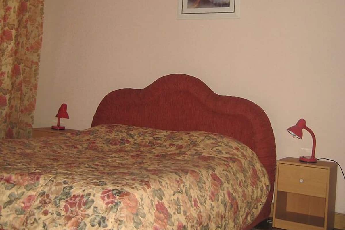Caja de seguridad en la habitación y escritorio