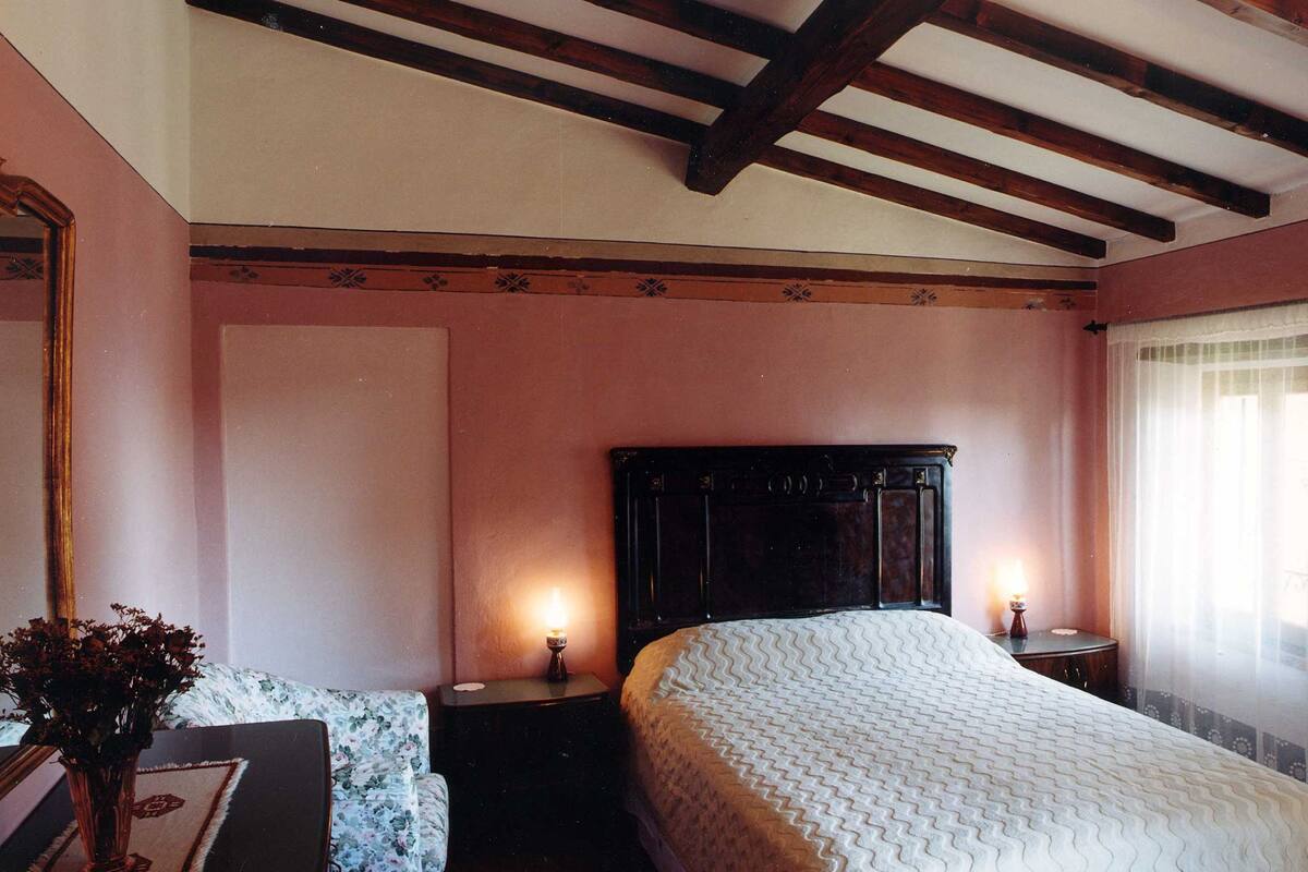 Economy Double Room | 1 bedroom, Egyptian cotton sheets, down comforters, memory foam beds