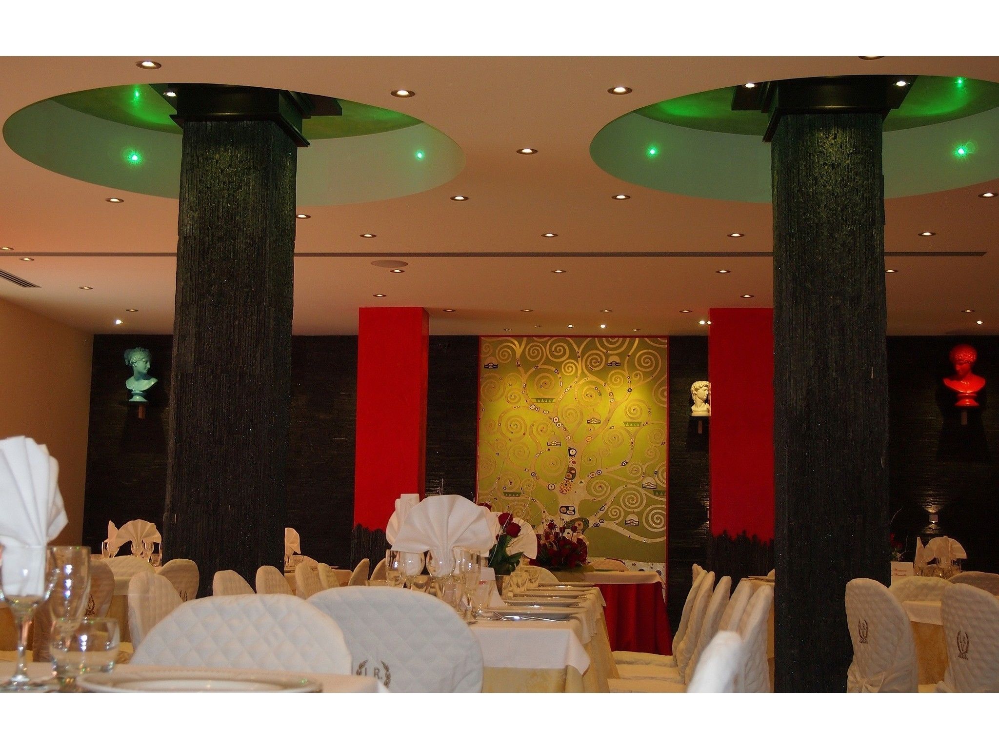 lunch and dinner served