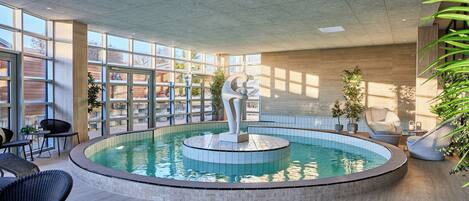 Couples treatment rooms, sauna, hot tub, body treatments, hydrotherapy