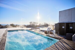 Indoor pool, sun loungers