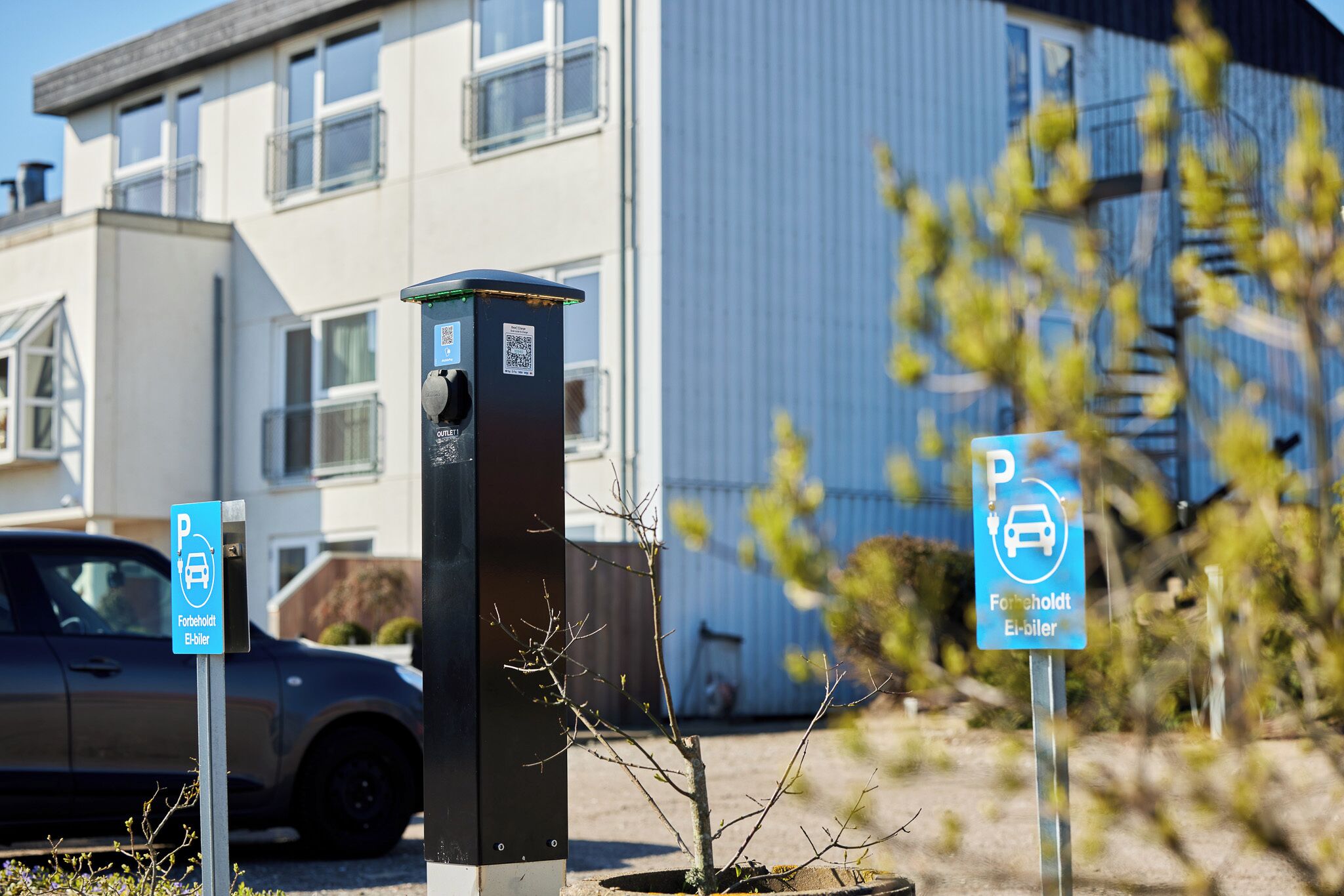 Stesen pengecasan kenderaan elektrik