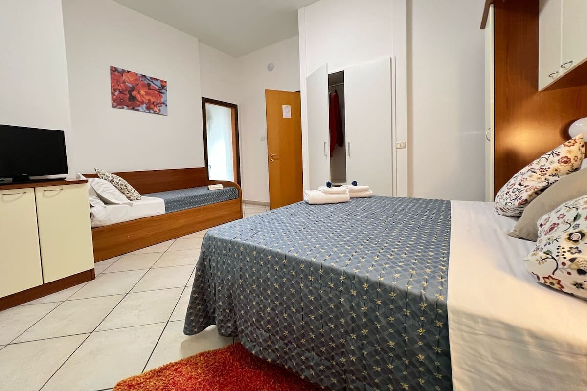 Two-room Apartment for 3 guests | 1 bedroom, in-room safe, iron/ironing board, free WiFi