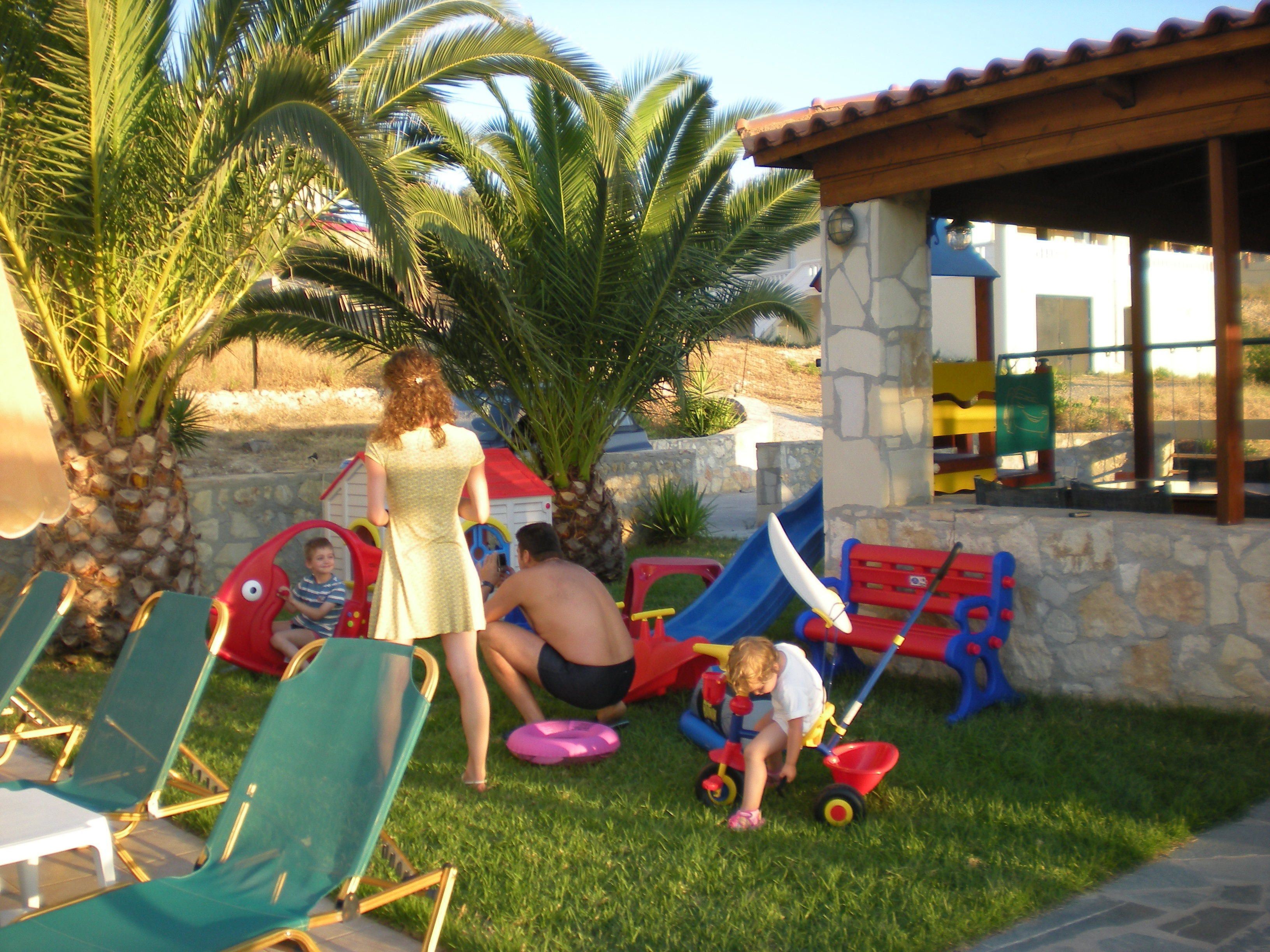 children’s play area – outdoor