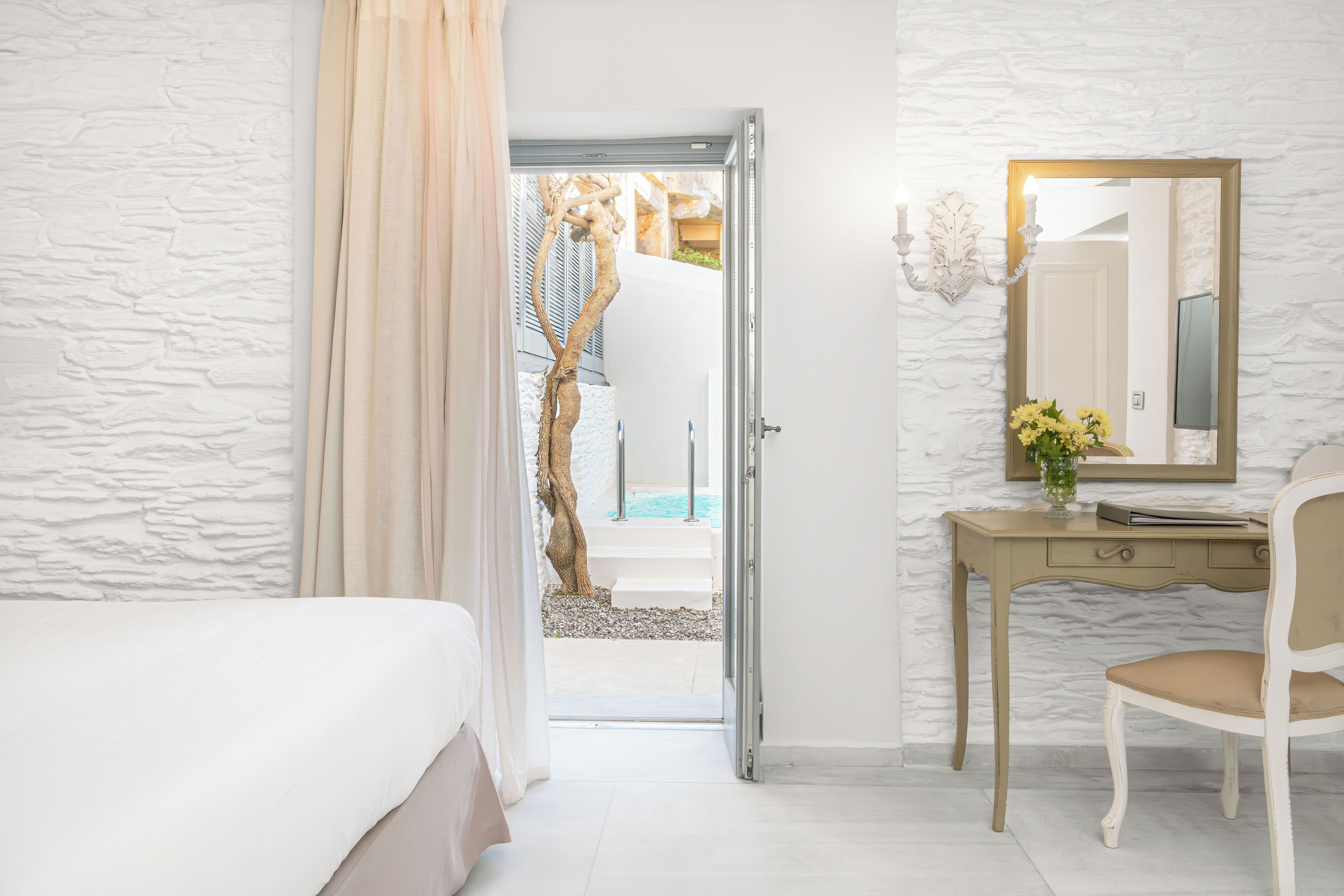 2 Room Suite With Private Pool | Egyptian cotton sheets, premium bedding, down duvets