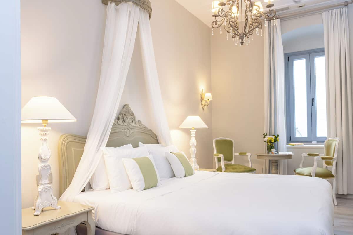 Junior Suite | 1 bedroom, Egyptian cotton sheets, premium bedding, down comforters
