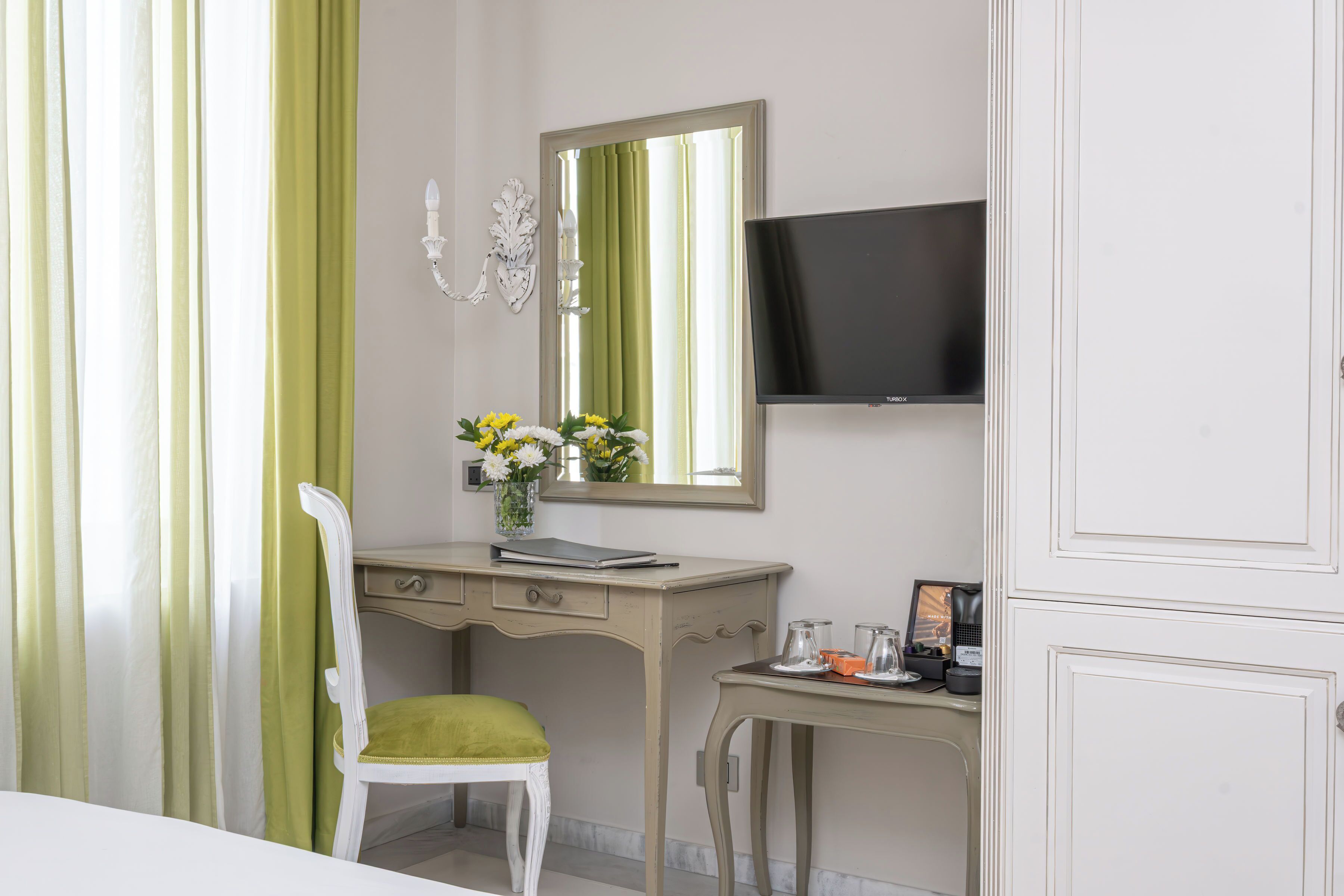 comfort room, 1 queen bed | 1 bedroom, egyptian cotton sheets, premium bedding, down duvets