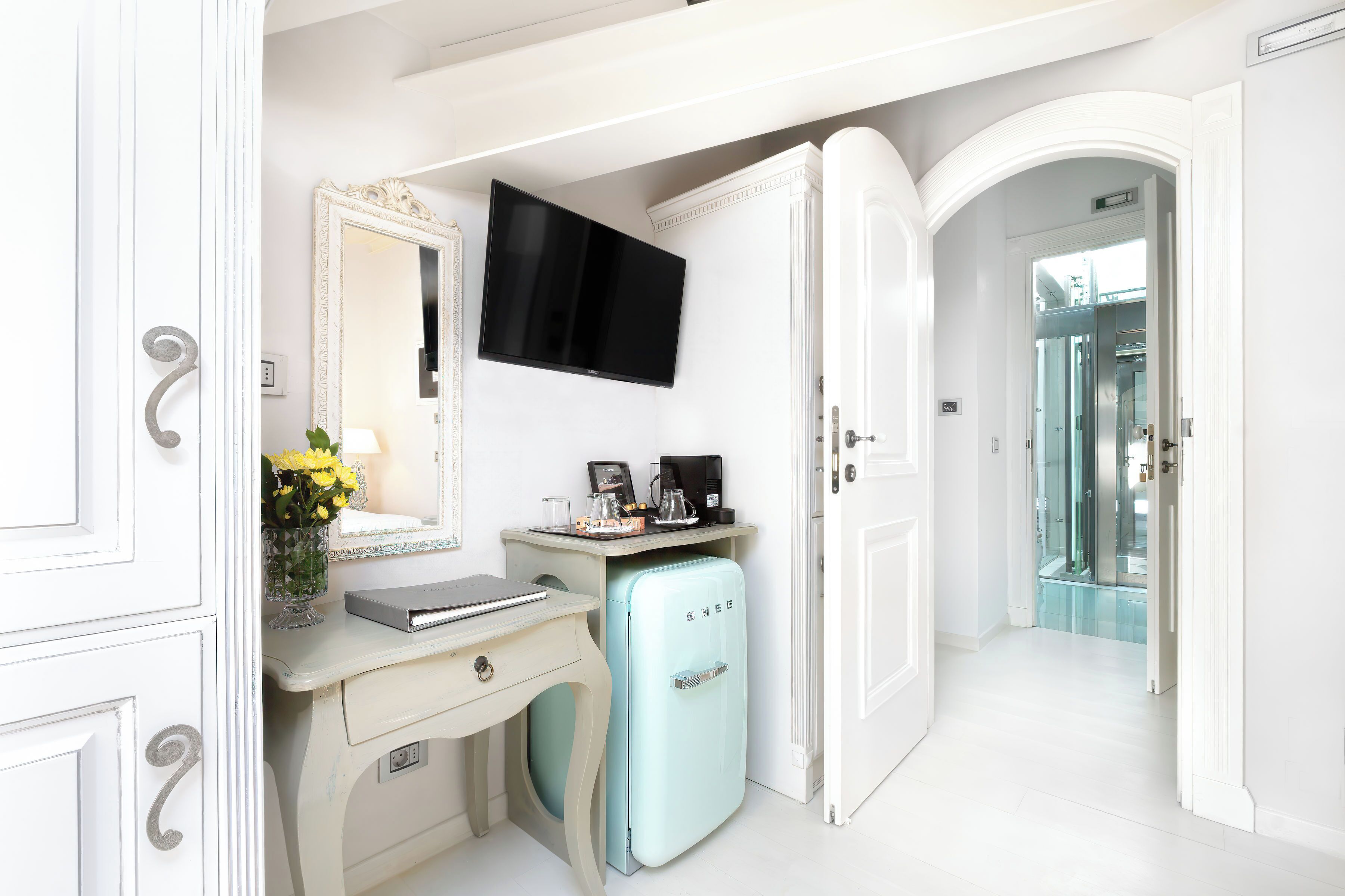 the cozy one | 1 bedroom, egyptian cotton sheets, premium bedding, down duvets