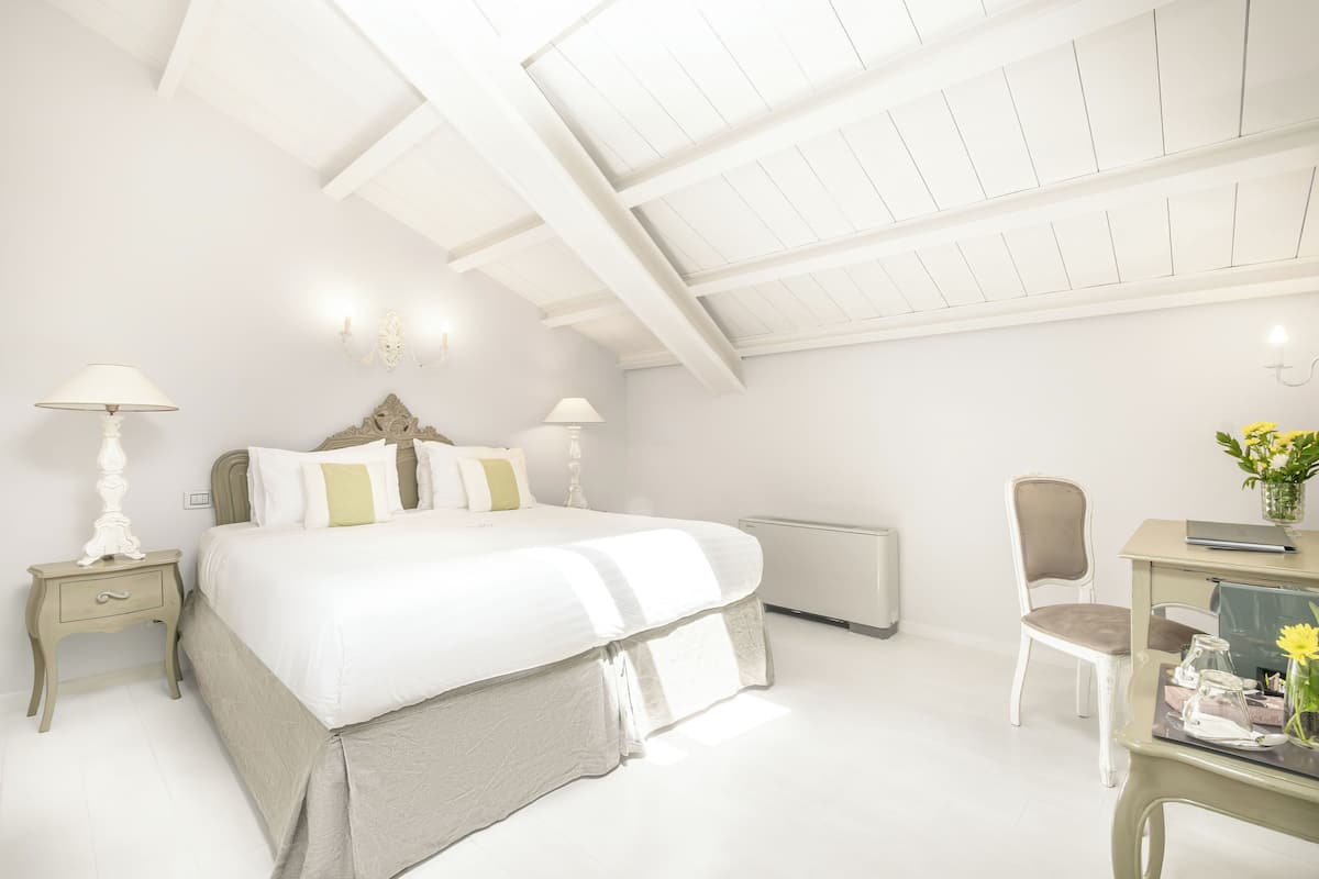 The Loft One | 1 bedroom, Egyptian cotton sheets, premium bedding, down comforters