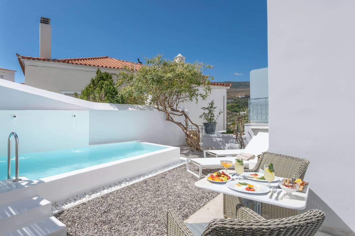 2 Room Suite With Private Pool | Sengetøy i egyptisk bomull, sengetøy av topp kvalitet og dundyner