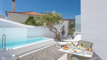 2 Room Suite With Private Pool | Egyptian cotton sheets, premium bedding, down comforters