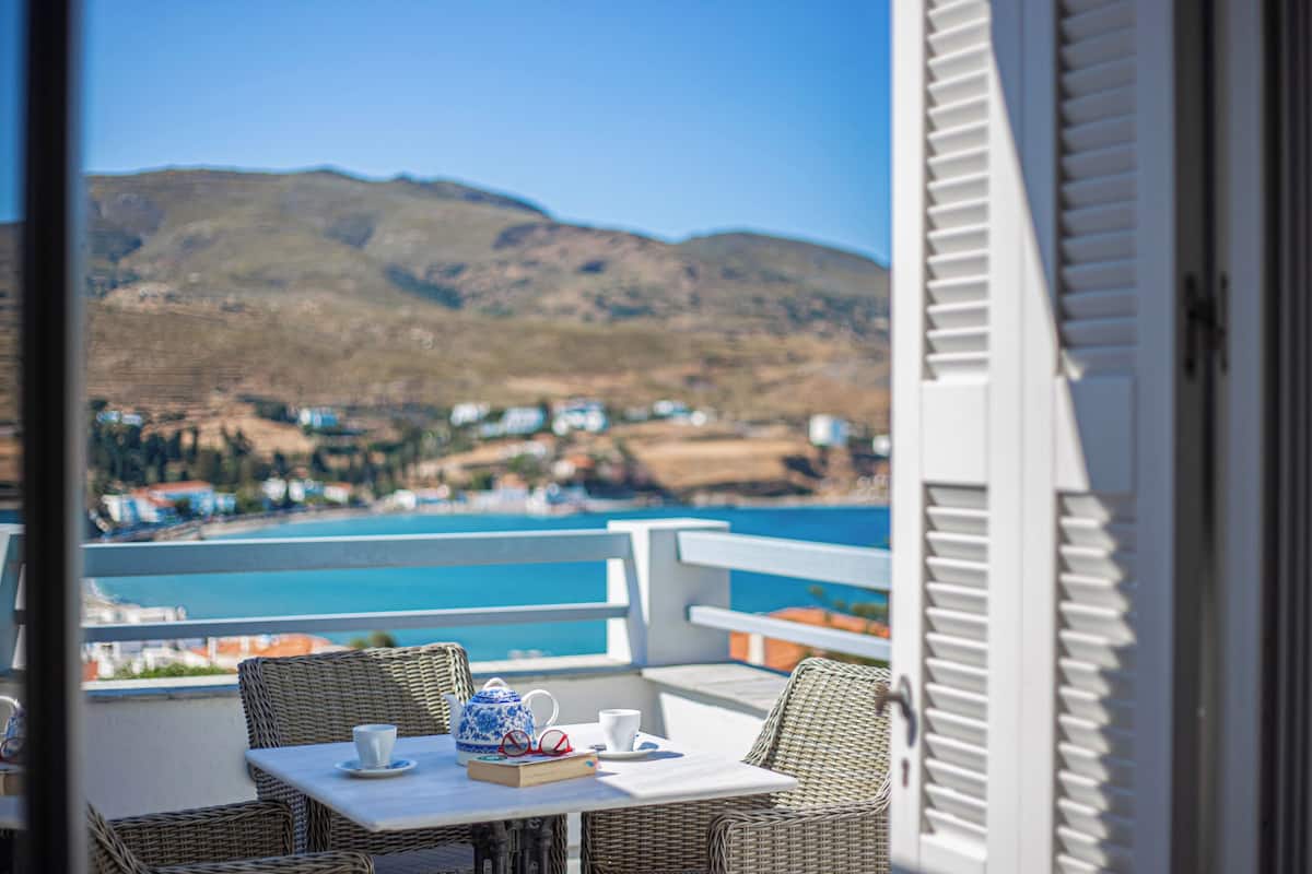 Grande Sea View Suite w. Private Terrace | Sengetøy i egyptisk bomull, sengetøy av topp kvalitet og dundyner