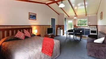 Cortinas blackout, tabla de planchar con plancha y cunas gratuitas