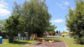Área de juegos infantiles al aire libre
