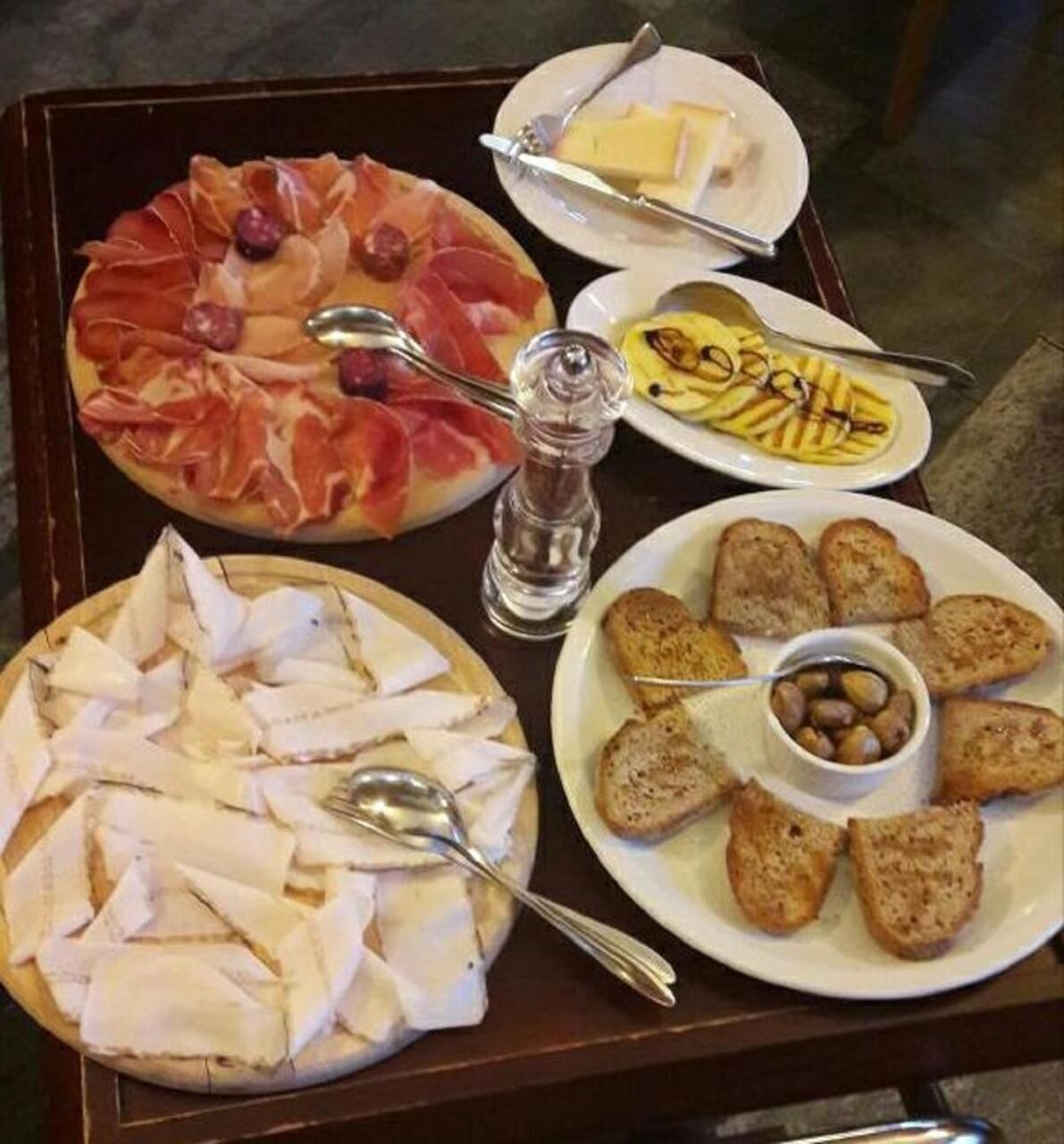 breakfast and dinner served