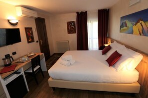 Minibar, in-room safe, desk, free cribs/infant beds - Le Charaban (Aosta)