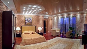 Suite | Minibar, in-room safe, desk, soundproofing