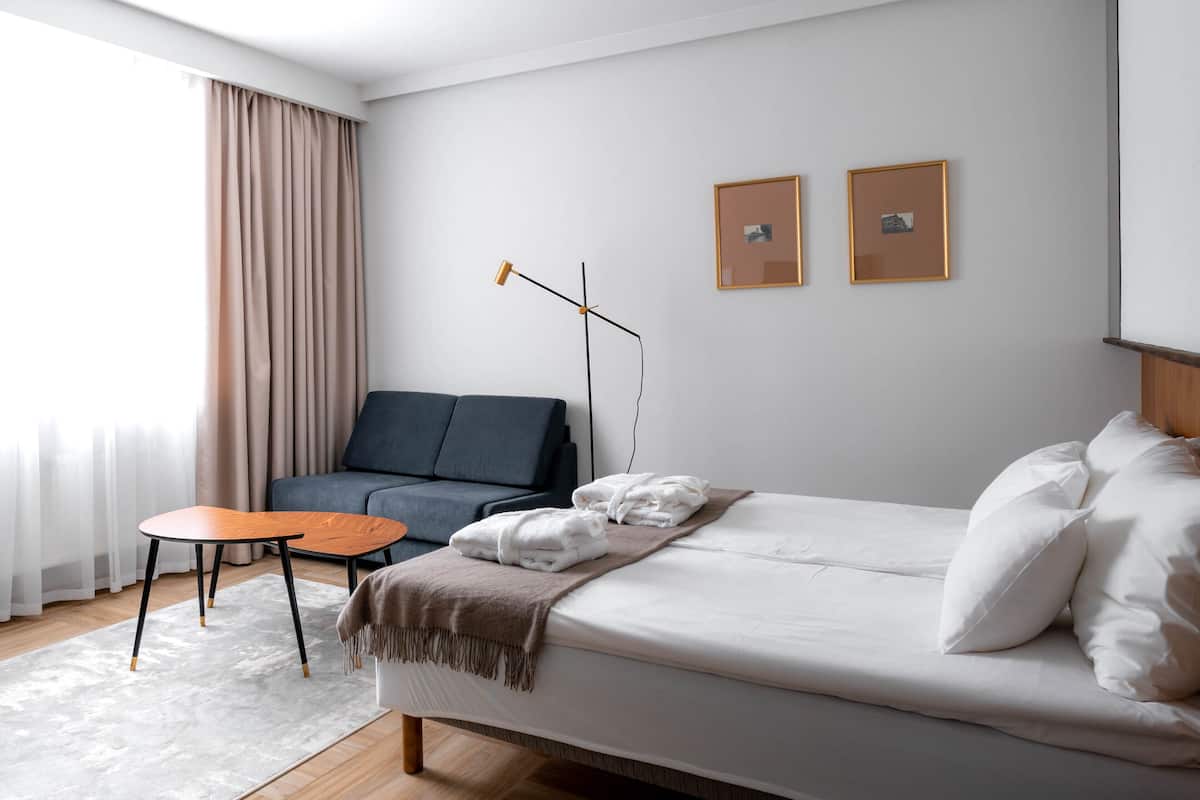 Kamar Double atau Twin Deluks, bathtub | Tempat tidur Select Comfort, minibar, dan meja kerja