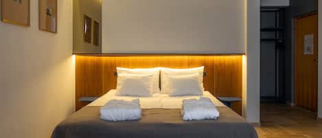 Deluxe Double or Twin Room, Bathtub