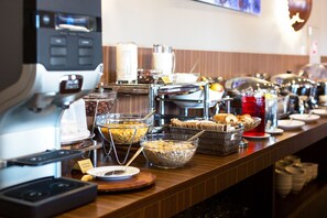 Desayuno buffet todos los días (con cargo)