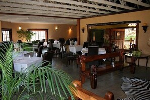 Breakfast (ZAR 95 per person)