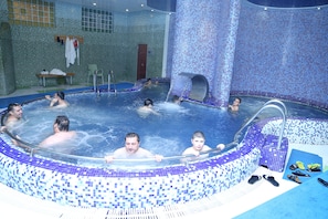 Indoor pool, outdoor pool - Astoria Baku Hotel (Baku)
