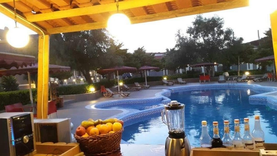 Indendørs pool, udendørs pool