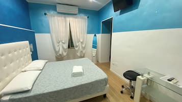 四人房 | 埃及棉床单、高档床上用品、办公桌、隔音