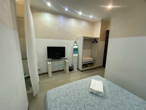 이코노미 더블룸 | 이집트산 면 시트, 고급 침구, 책상, 방음 설비