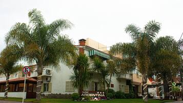 ด้านหน้าที่พัก