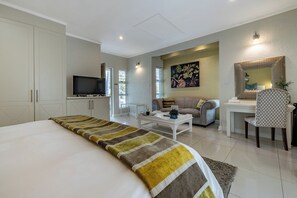 Sábanas de algodón egipcio, colchones con pillow-top y minibar 