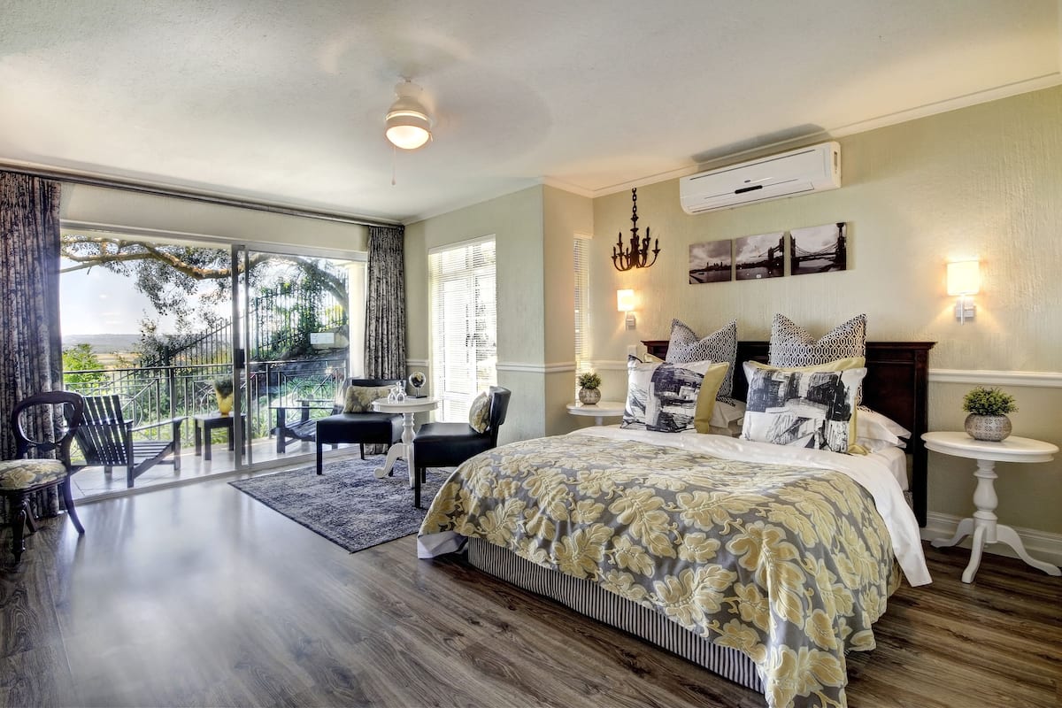 Luxury Double Room, 1 Queen Bed | Egyptian cotton sheets, pillow-top beds, minibar, in-room safe
