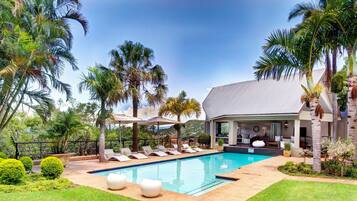 Outdoor pool, sun loungers