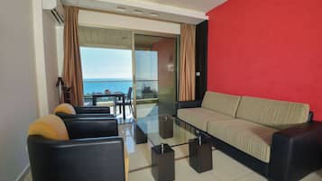 Junior-svíta - sjávarsýn - Executive-hæð | Rúm með Select Comfort dýnum, míníbar, öryggishólf í herbergi, skrifborð