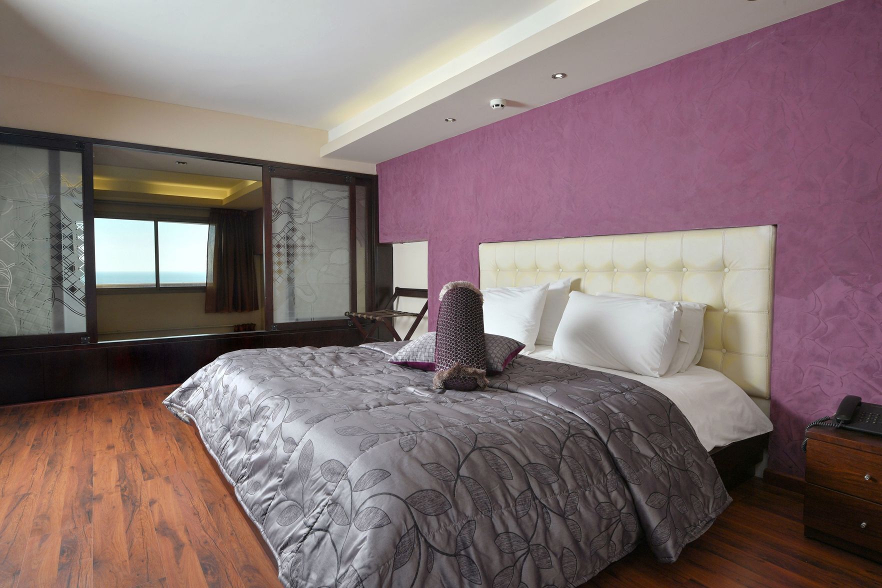 Select Comfort beds, minibar, in-room safe, desk