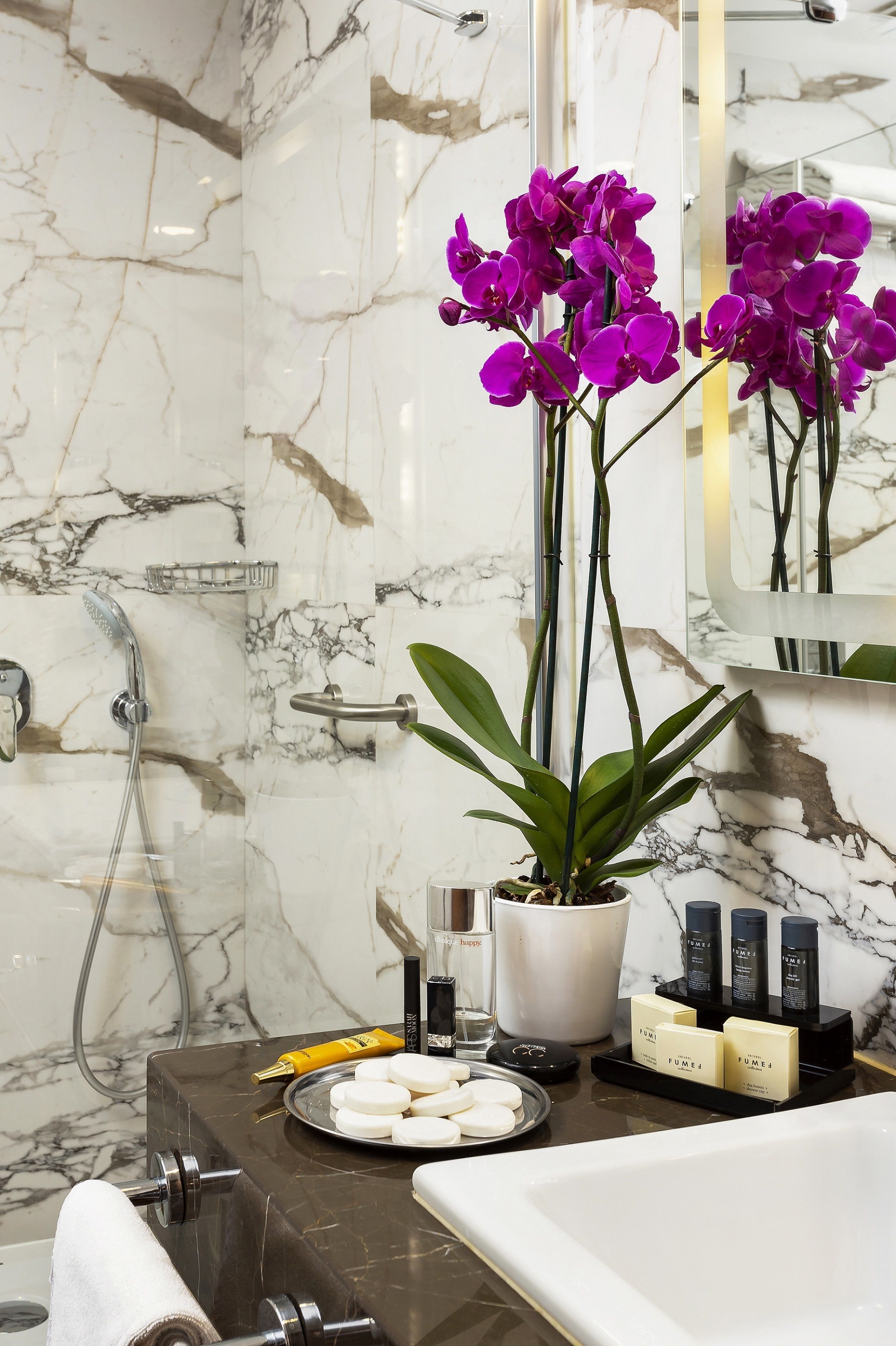 pillow-top beds, minibar, in-room safe, desk