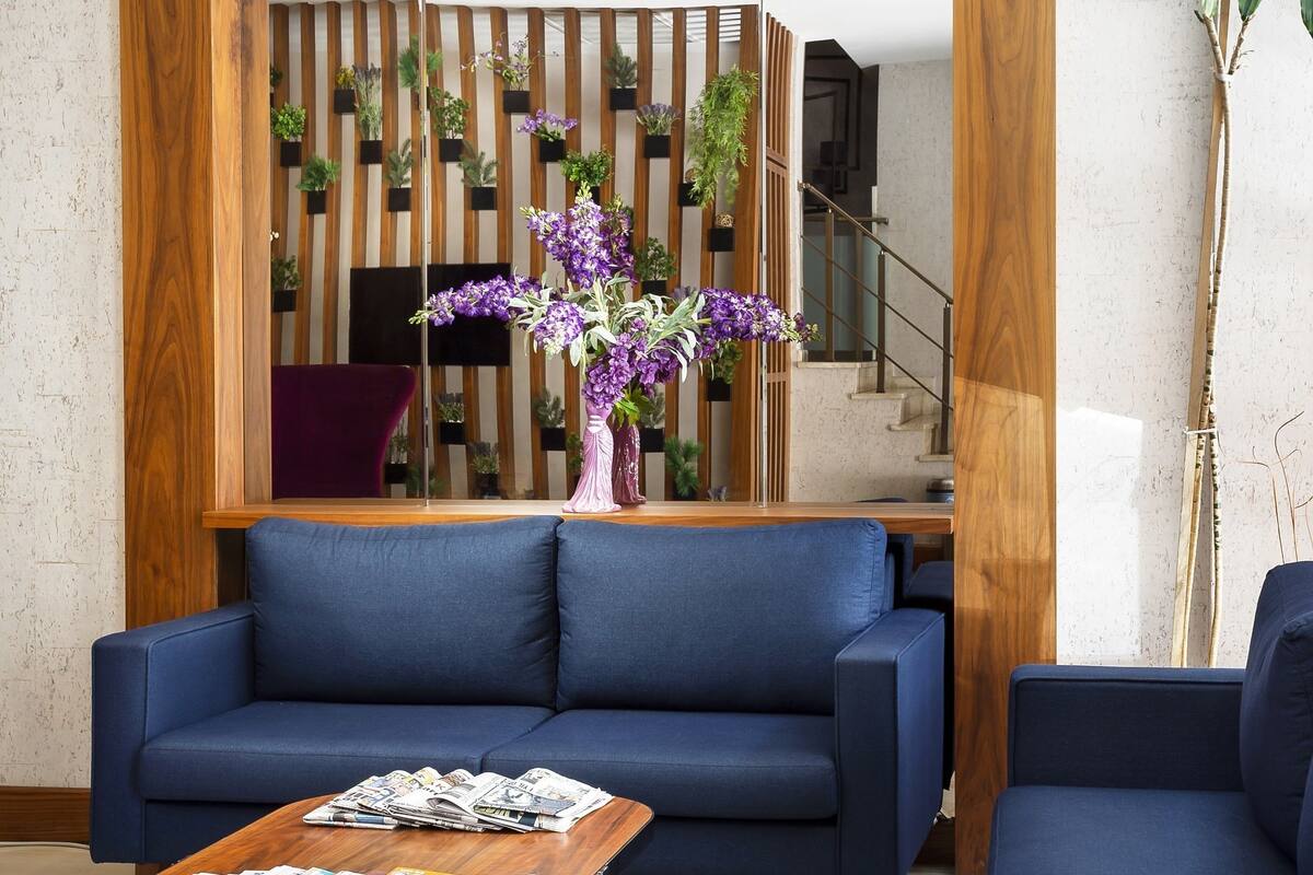 51-cm lcd tv with cable channels, tv