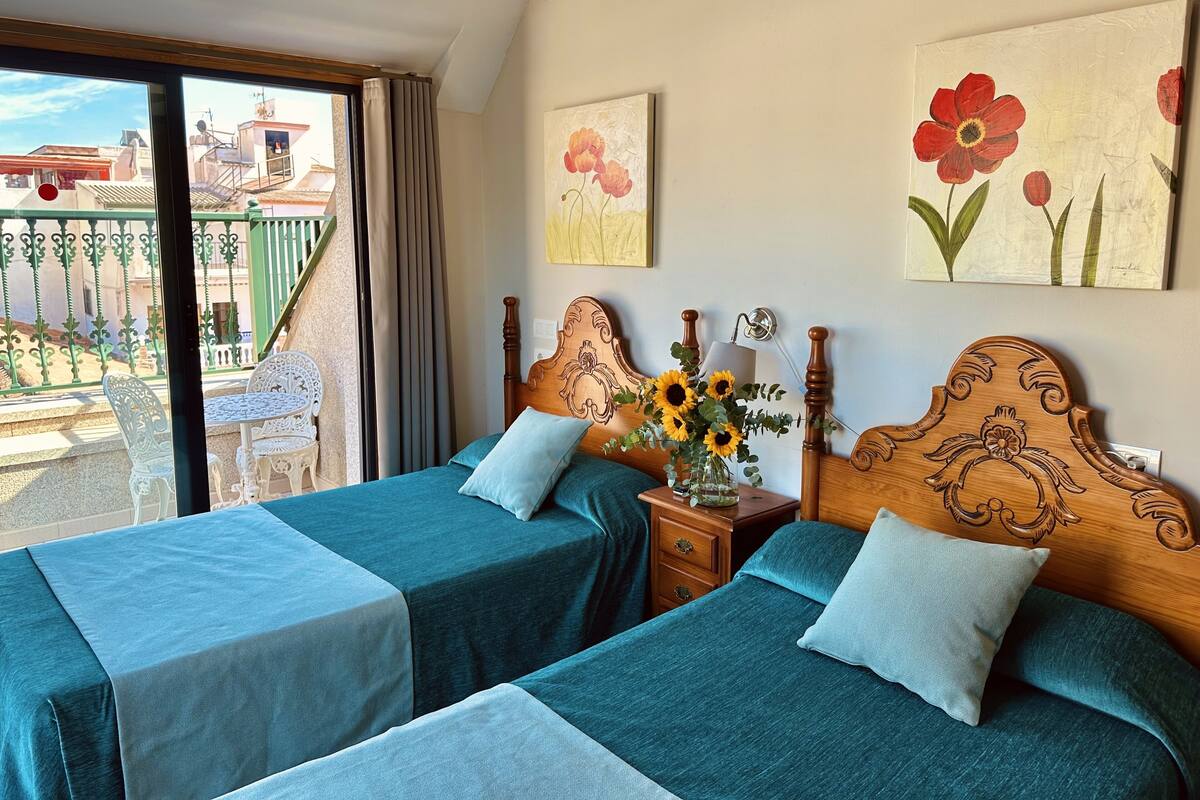 Premium bedding, desk, iron/ironing board (on request)