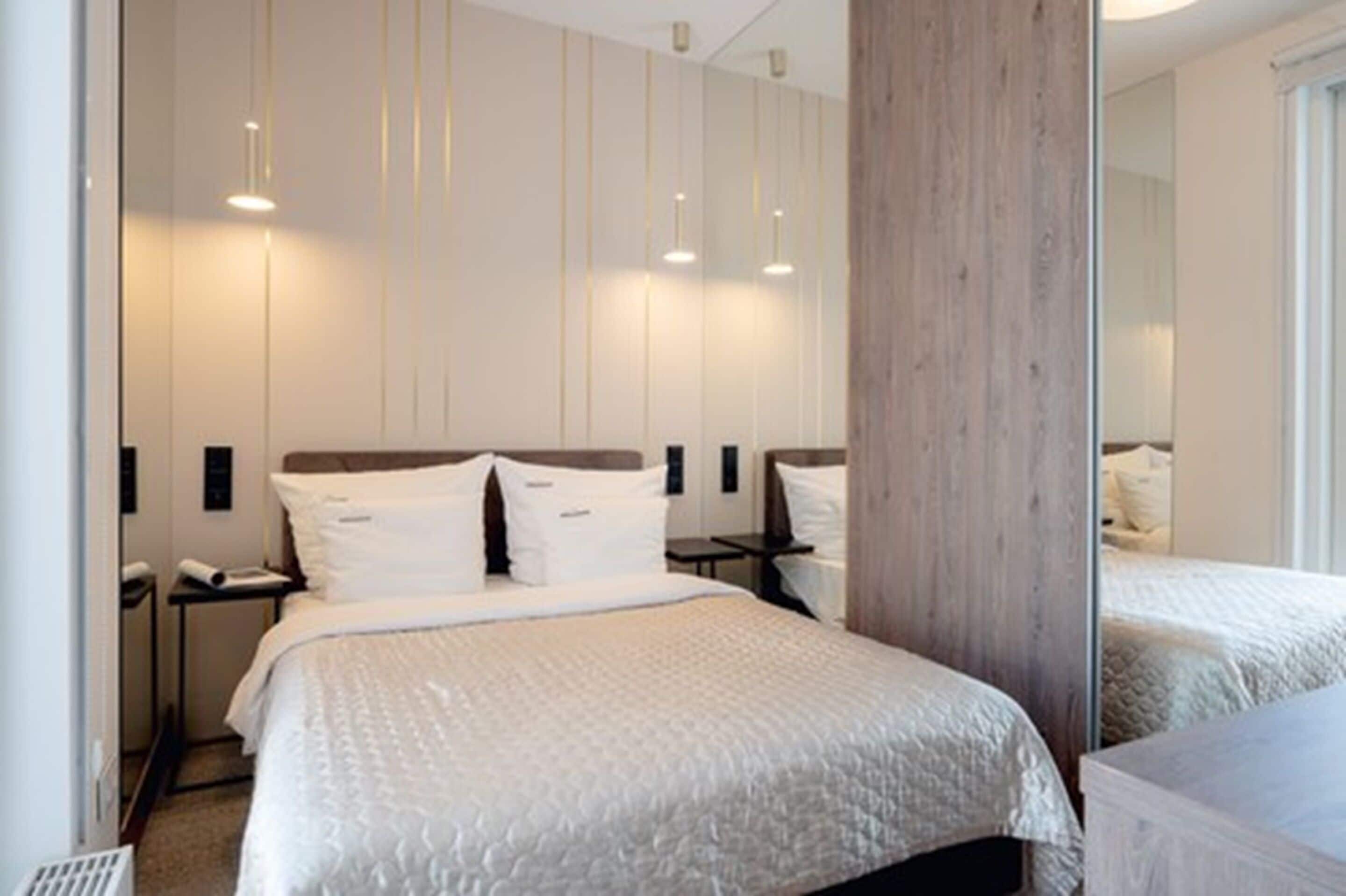 Deluxe Studio (for 2 people) | In-room safe, individually decorated, individually furnished, desk