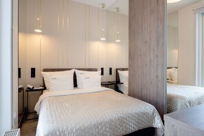 Deluxe-studio (for 2 people) | Tallelokero huoneessa, yksilöllisesti sisustettu