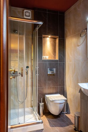 Deluxe Bungalow, 1 Bedroom, Kitchenette, Mountain View | Bathroom - Guesthouse Sotiriou (Kalabaka)